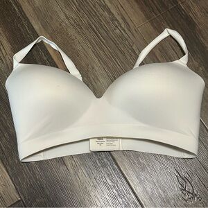 SOMA enbliss wireless white bra 38DD silky smooth adjustable women's intimate
